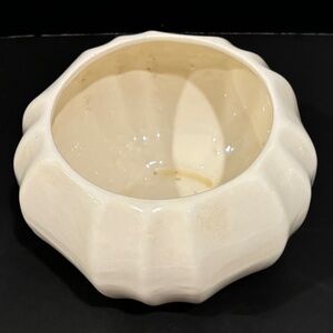 Vtg Calie USA PB2 Cream/White Planter 7x4.25